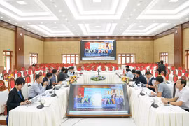 Chiều 21/8, Phó Chủ tịch UBND tỉnh Lâm Đồng Nguyễn Hồng Hải làm việc với liên danh nhà đầu tư đề xuất tuyến đường cảnh quan ven biển PPP dài 34km ở phía Nam.