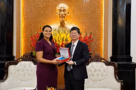 Bà Raïssa Marteaux đánh giá cao việc nâng cấp sân bay Liên Khương và khẳng định sẵn sàng giới thiệu nhà tư vấn, cung cấp hàng đầu của Hà Lan cho tỉnh Lâm Đồng.