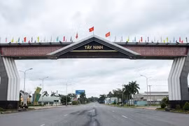 Thu ngân sách hơn 49.000 tỉ đồng cùng đà tăng công nghiệp, dịch vụ tạo động lực giúp Tây Ninh quyết tâm cán đích mục tiêu tăng trưởng hai con số trong năm 2026.