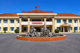 Nhờ đề xuất chuyển 1.009 chỉ tiêu sang ngành giáo dục, số lượng biên chế viên chức ngành y tế Lâm Đồng phải cắt giảm trong năm 2026 được hạ xuống còn khoảng 1.040 người.