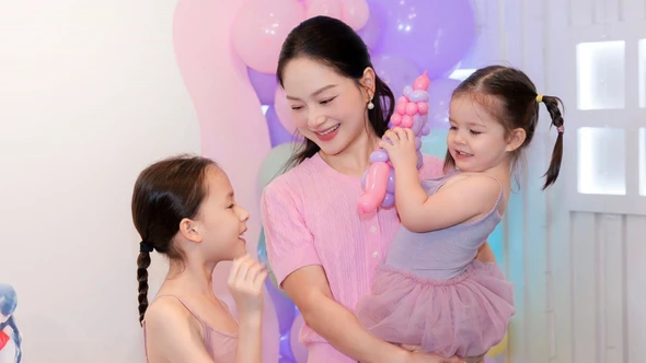 Lan Phương cuộc sống thay đổi ra sao sau ly hôn chồng Tây?