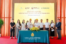 Lê Thanh Hòa thiết kế đồng phục cho nhân viên Văn Lang Empire T&T Golf Club