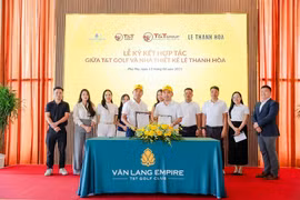 Lê Thanh Hòa thiết kế đồng phục cho nhân viên Văn Lang Empire T&T Golf Club
