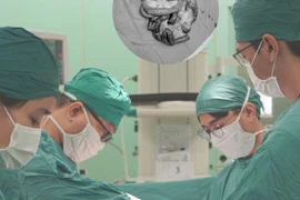 Hiếm gặp tắc động mạch mạc treo tràng trên hoại tử 5m ruột