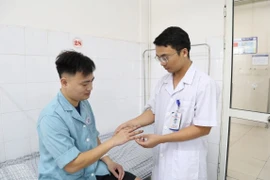 Hồi sinh bàn tay cho người bệnh có nguy cơ phải tháo khớp ngón tay