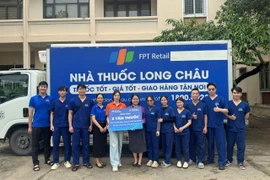 Long Châu khẩn trương tiếp ứng 4 tấn thuốc vật tư y tế đến vùng lũ miền Trung