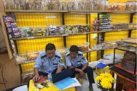 Phát hiện cơ sở bánh tráng hơn 400 sản phẩm không nguồn gốc