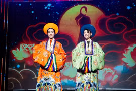 Ngắm bộ sưu tập áo dài lấy cảm hứng từ Hoàng hậu Nam Phương 