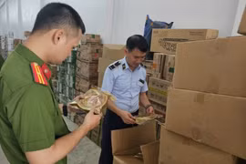 Phát hiện 600 bánh trung thu nhập lậu ở Hà Nội