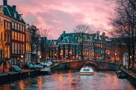 Cảnh quan mê hoặc ở thành phố thân thiện với xe đạp nhất thế giới 