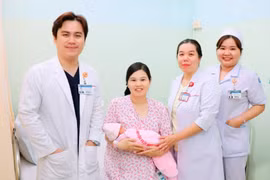 Khối u xơ khổng lồ trong thai kỳ đe dọa sinh mạng hai mẹ con