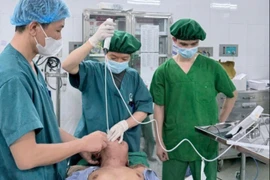 Đặt nội khí quản khó cho bệnh nhân mất xương hàm