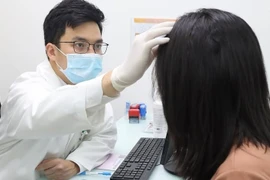 Da sần sùi, mũi sư tử... do trứng cá đỏ