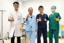 Chân tê bì, nóng buốt nhiều năm, coi chừng suy giãn tĩnh mạch