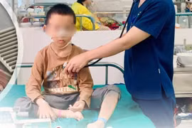 Trẻ 8 tuổi ở Nghệ An nguy kịch vì uống nhầm bột thông cống