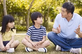 Lời cha dạy về cách nhìn người, đơn giản mà thấm