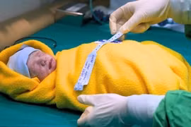 Thai phụ mắc ung thư cổ tử cung sinh con an toàn