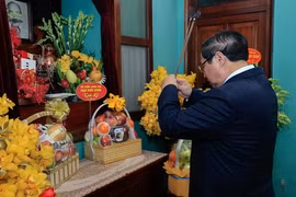 Thủ tướng Phạm Minh Chính dâng hương tưởng nhớ Chủ tịch Hồ Chí Minh