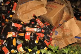 Truy nguồn gốc cả nghìn chai nước mắm bị vứt bỏ ở Quảng Nam