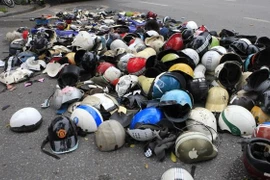 Mũ bảo hiểm lưỡi trai vỡ găm trực tiếp vào xương sọ nam thanh niên 23 tuổi