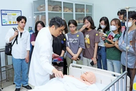 Siết chất lượng đào tạo ngành y, đừng 'thả gà ra đuổi'