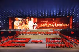 Ấn tượng chương trình nghệ thuật đặc biệt 'Dưới lá cờ vẻ vang của Đảng'