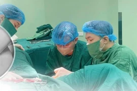 Chịu đựng 20 năm, cụ bà 82 tuổi sa toàn bộ sinh dục ra ngoài