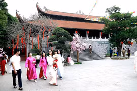 Dự báo thời tiết 19/2 (mùng 3 Tết), miền Bắc mưa rải rác, Nam Bộ nắng nóng