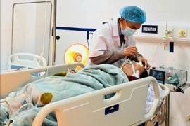 Cứu sống 2 người nguy kịch do ngộ độc khí CO ở Quảng Trị