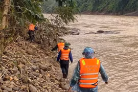 Đã tìm thấy thi thể tài xế xe đầu kéo bị lũ cuốn trôi ở Quảng Trị