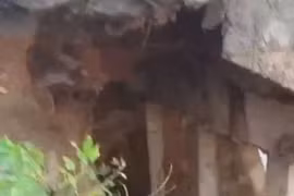 Cấm người và phương tiện lưu thông qua cầu Giang Sơn trên Quốc lộ 27