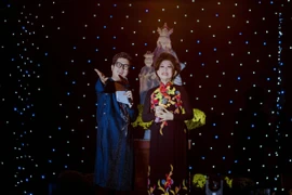 Hành động ý nghĩa của danh ca Giao Linh, đạo diễn Jos Tuấn Dũng dịp cuối năm