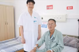 Cụ ông 73 tuổi mắc 2 loại ung thư đường tiêu hóa, di căn gan