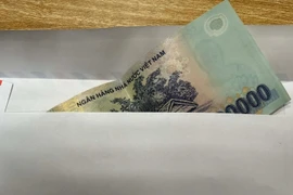 3 chị gái mỉa mai phong bì của thông gia giàu rồi cúi mặt khi biết sự thật