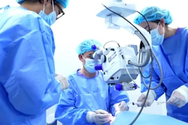 Tìm lại ánh sáng sau 20 năm mất thị lực vì rách giác mạc