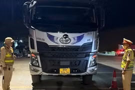 Cảnh sát giao thông Phú Thọ phát hiện 10 vụ chở hàng cấm, hàng giả