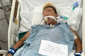 17 tuổi mắc bệnh phổi như người cao tuổi do hút thuốc lá điện tử