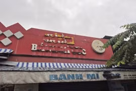 Vụ ngộ độc bánh mì ở TP HCM có tổng cộng 304 người nhập viện