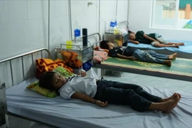  Vụ 40 học sinh nhập viện sau bữa sáng, nữ hiệu phó bị tố 'ôm trọn' bếp ăn?