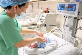 Phối hợp liên viện cứu sản phụ phổi mất chức năng do lao 