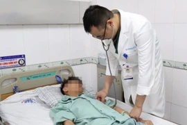 Chạy đua với thời gian cứu bé 14 tuổi bị vỡ tim sau tai nạn 