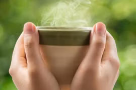 Uống nước ấm buổi sáng có giúp thanh lọc cơ thể?