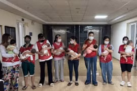 Triệt phá đường dây mang thai hộ, bắt giữ 18 người, giải cứu 11 trẻ sơ sinh