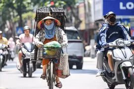 Thời tiết ngày 12/8: Bắc Bộ và Trung Bộ nắng nóng, Nam Bộ có mưa 