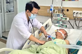 Hít khói thảo mộc chữa viêm xoang, người đàn ông ngộ độc khí CO nặng