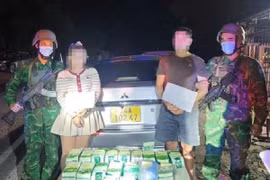 Đôi nam nữ vận chuyển 17kg ma tuý, 6.000 viên thuốc lắc qua biên giới