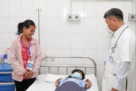 Cứu bé gái Huế bị rắn cạp nia cắn nguy kịch