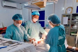Phẫu thuật lấy khối u xơ tử cung 'khủng' cho bệnh nhân tại Quảng Trị 