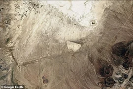 Tam giác bí ẩn trên sa mạc Nevada là dấu tích của nền văn minh đã mất?