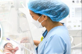 Hành trình 108 ngày giành giật sự sống cho bé sơ sinh nặng 500 gram